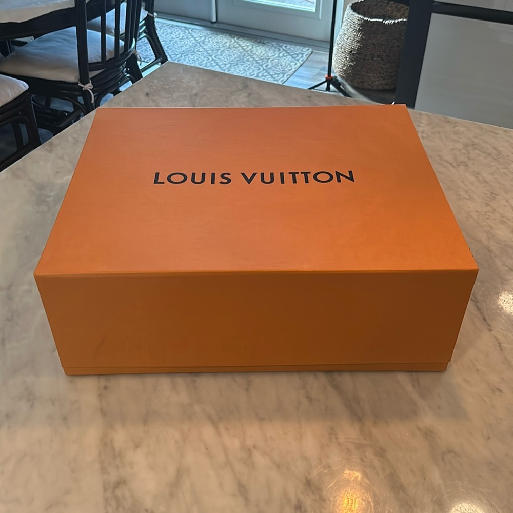 Louis Vuitton box